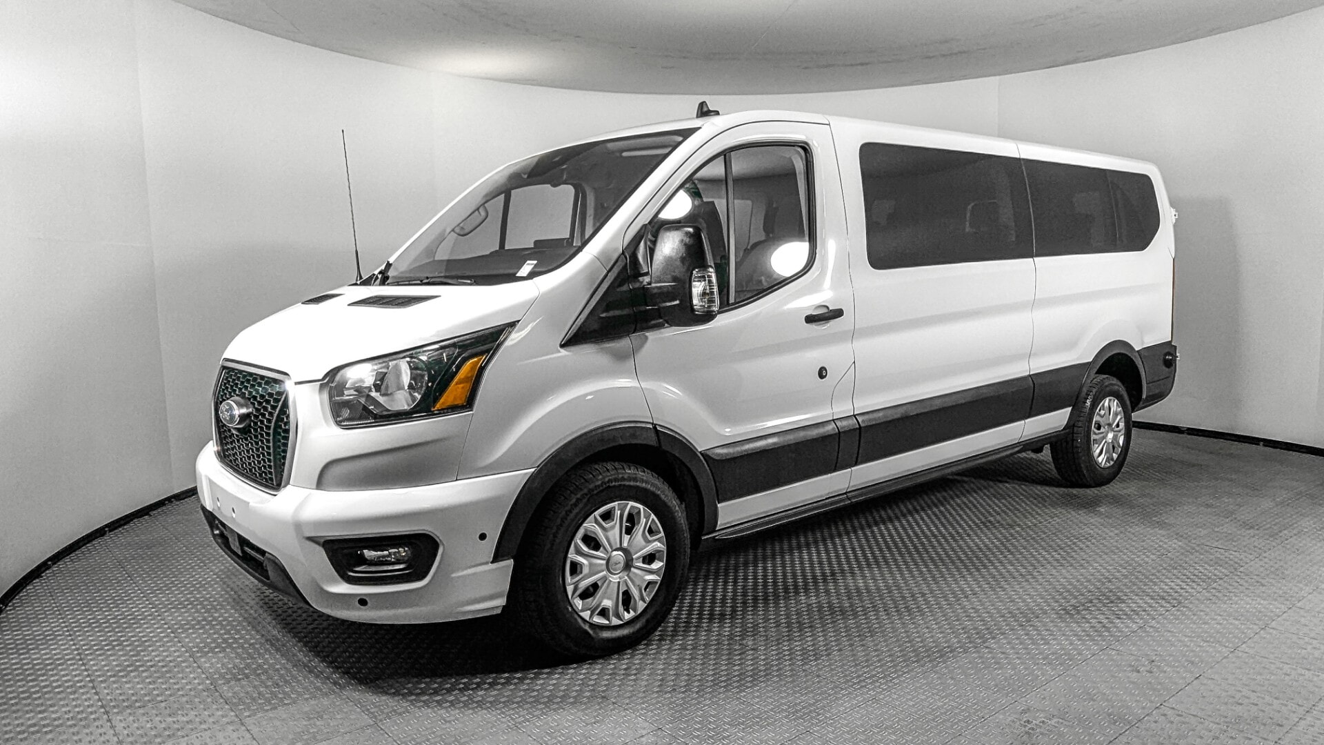 2024 Ford Transit 350 XLT Low Roof Sliding Pass. 148's photo