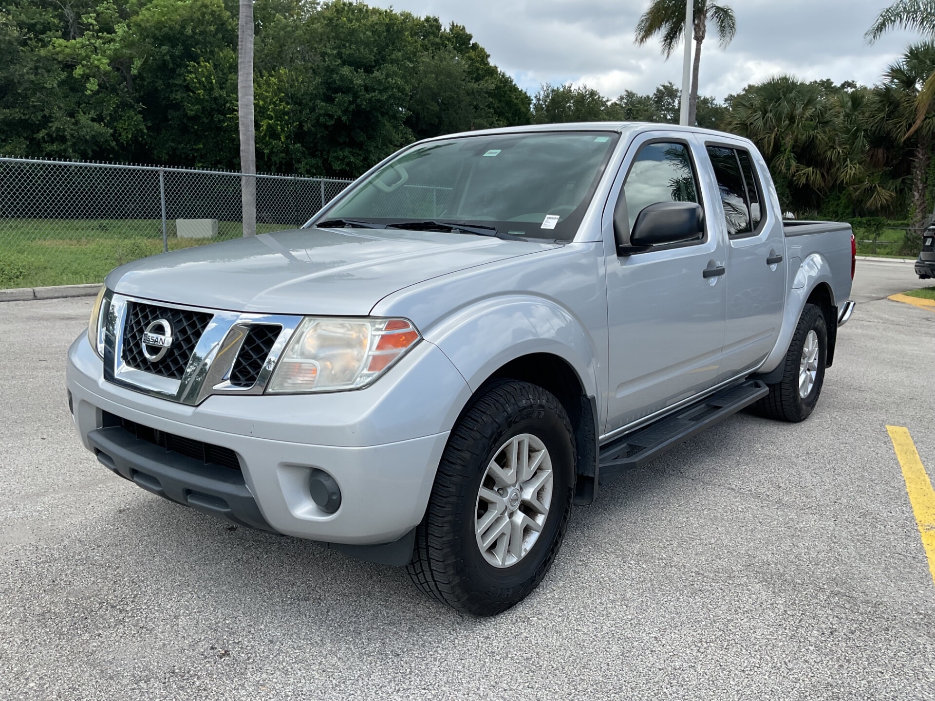 2019 Nissan Frontier 4.0 SV Crew Cab 4X4 AT SWB's photo