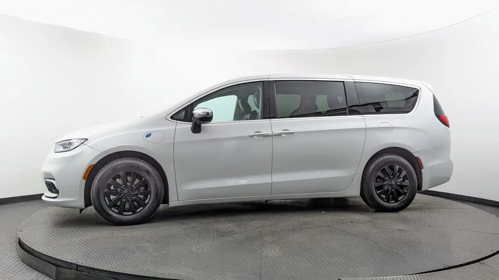 Florida Fine Cars - Used CHRYSLER PACIFICA 2023 MIAMI HYBRID LIMITED