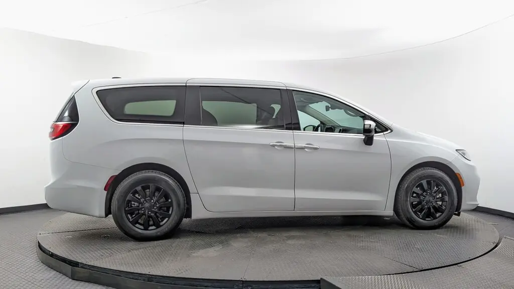 Florida Fine Cars - Used CHRYSLER PACIFICA 2023 MIAMI HYBRID LIMITED