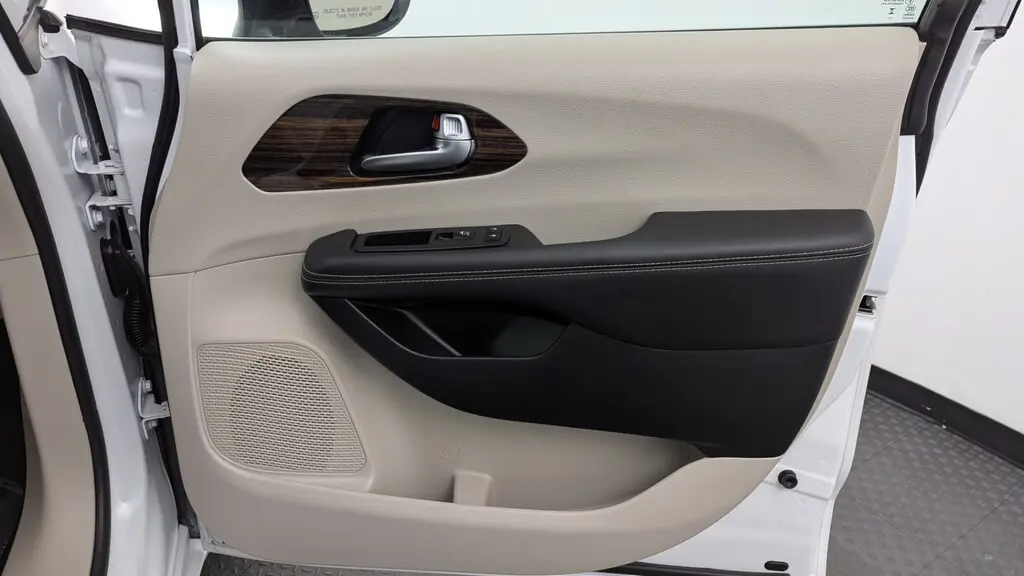 Florida Fine Cars - Used CHRYSLER PACIFICA 2023 MIAMI HYBRID LIMITED