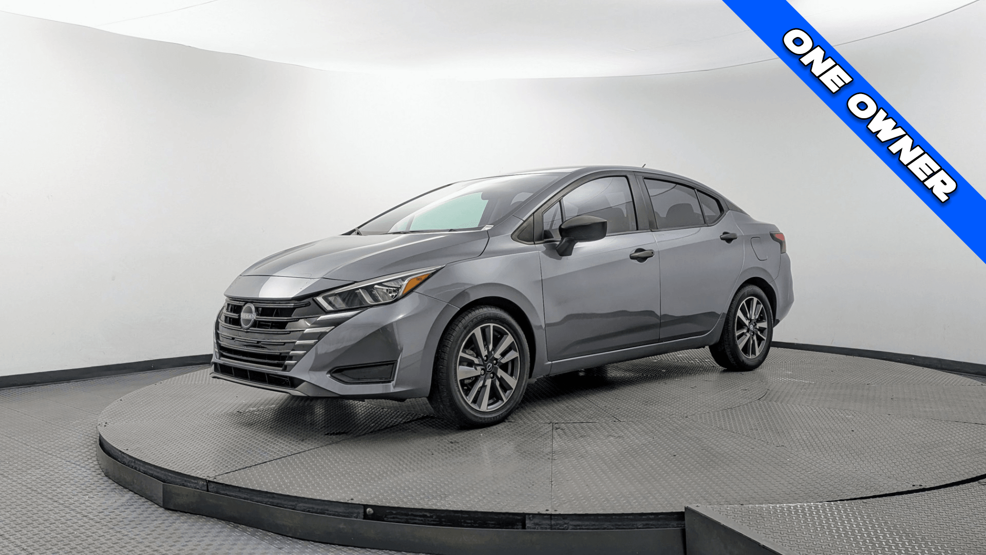 2024 Nissan Versa 1.6 S CVT's photo