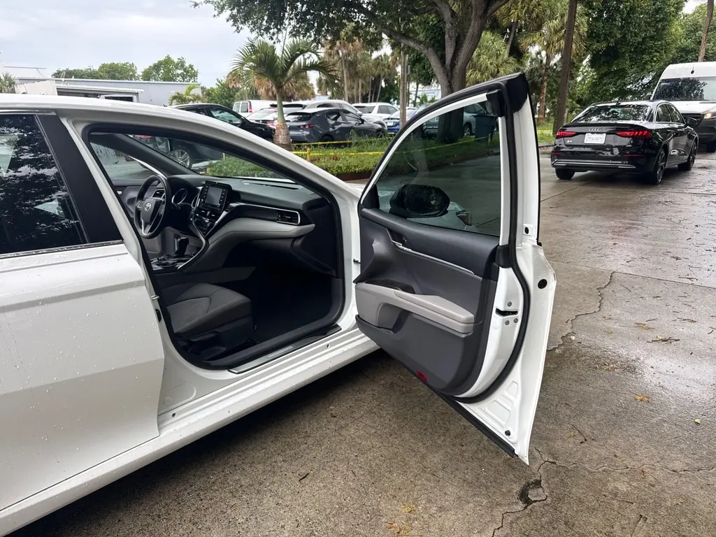 Florida Fine Cars - Used TOYOTA CAMRY 2022 WEST PALM HYBRID LE