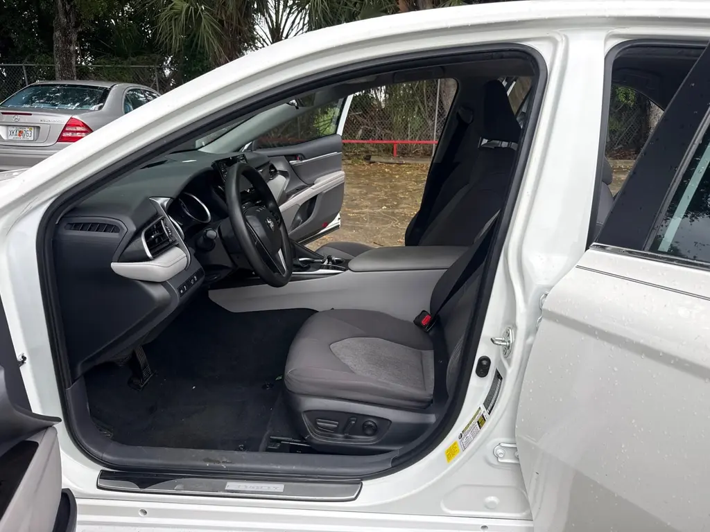 Florida Fine Cars - Used TOYOTA CAMRY 2022 WEST PALM HYBRID LE