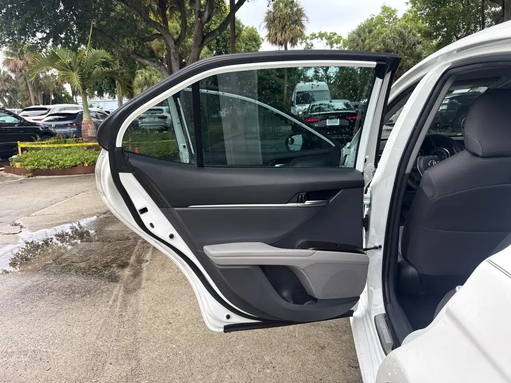Florida Fine Cars - Used TOYOTA CAMRY 2022 WEST PALM HYBRID LE