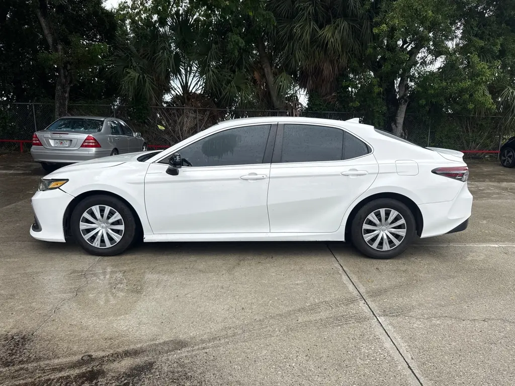 Florida Fine Cars - Used TOYOTA CAMRY 2022 WEST PALM HYBRID LE