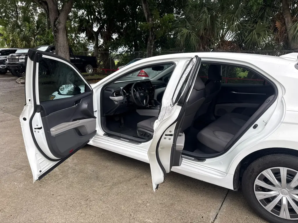 Florida Fine Cars - Used TOYOTA CAMRY 2022 WEST PALM HYBRID LE