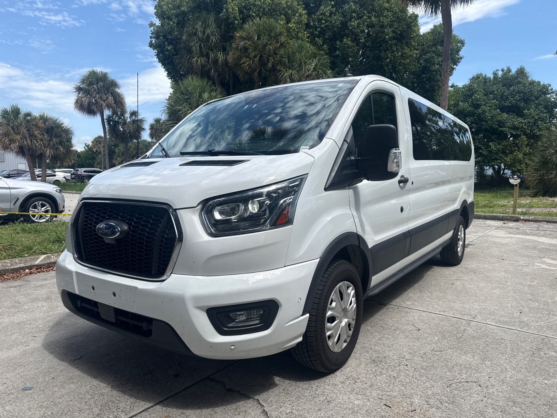 2023 Ford Transit 350 XLT Low Roof Sliding Pass. 148's photo
