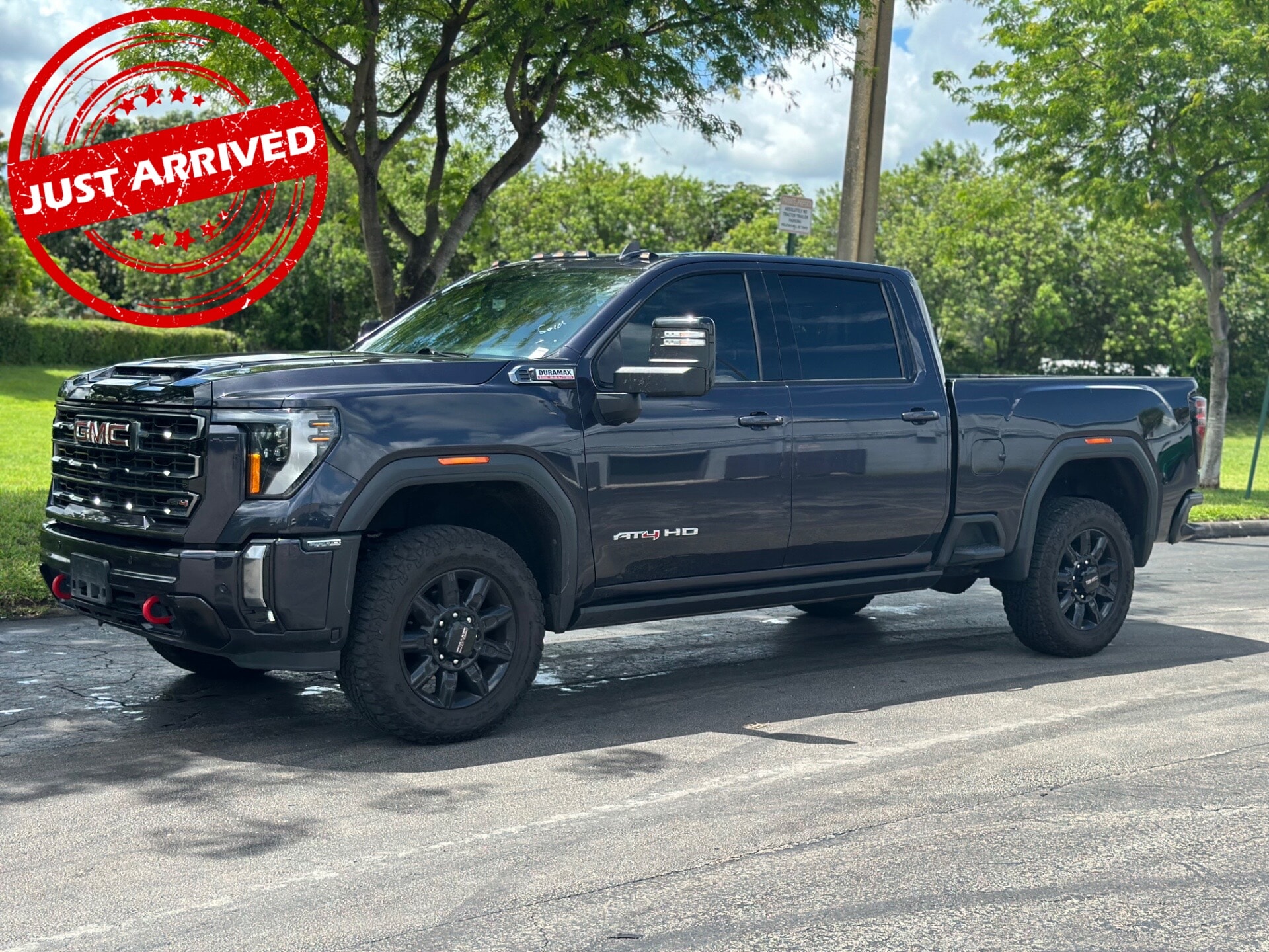 2024 GMC Sierra 4WD Crew Cab Standard Box AT4's photo