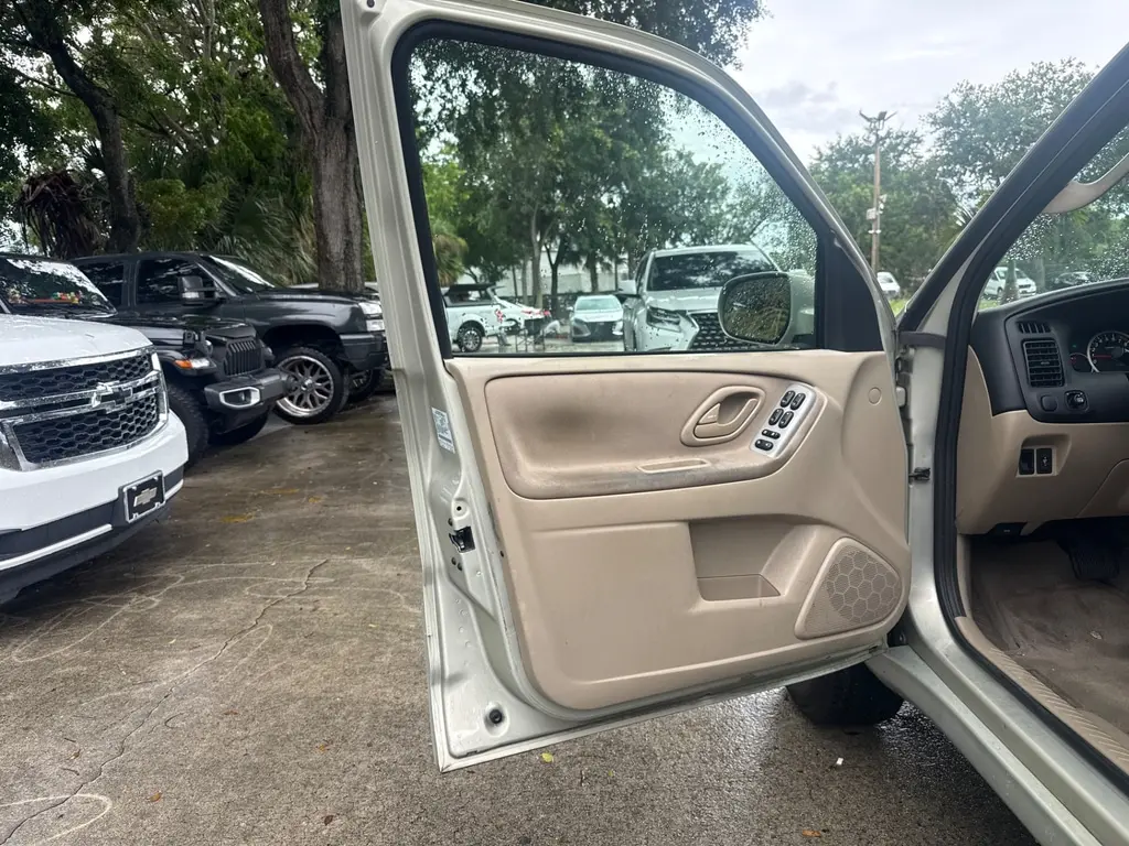 Florida Fine Cars - Used MAZDA TRIBUTE 2006 WEST PALM S