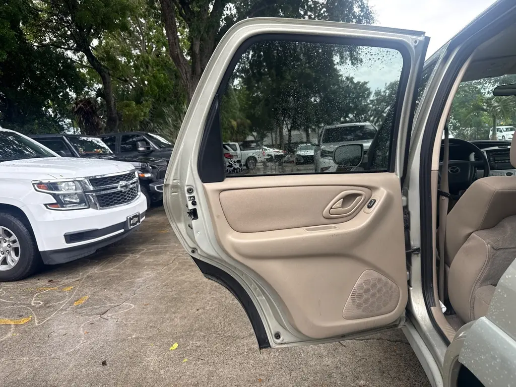 Florida Fine Cars - Used MAZDA TRIBUTE 2006 WEST PALM S