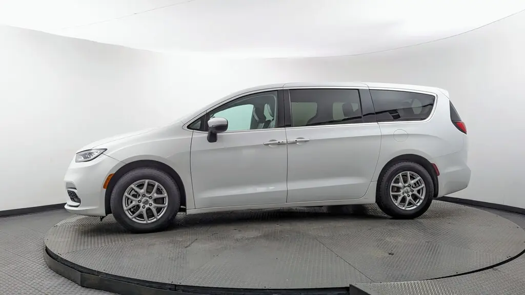 Florida Fine Cars - Used CHRYSLER PACIFICA 2023 WEST PALM TOURING L