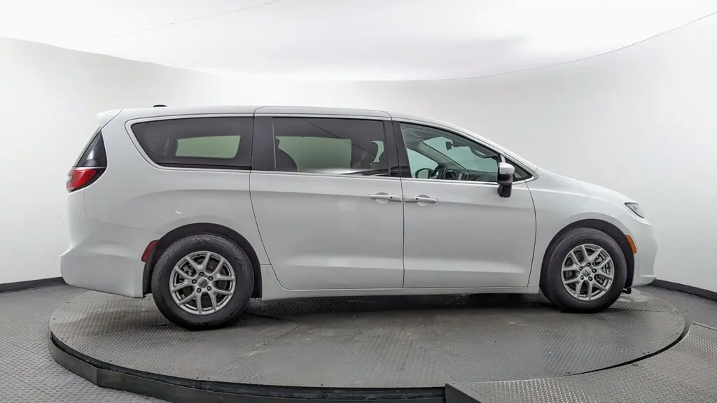 Florida Fine Cars - Used CHRYSLER PACIFICA 2023 WEST PALM TOURING L