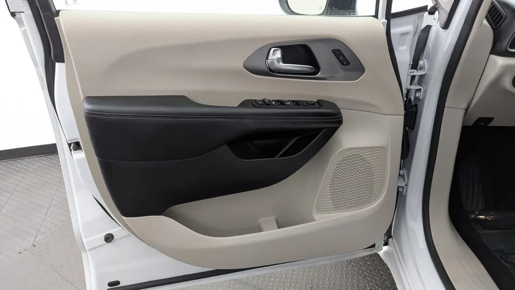 Florida Fine Cars - Used CHRYSLER PACIFICA 2023 WEST PALM TOURING L
