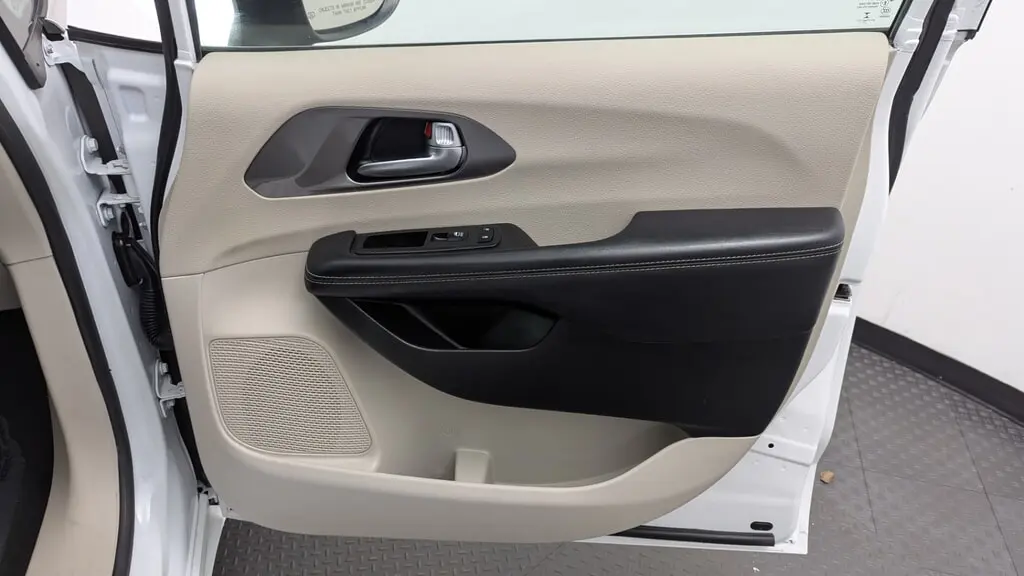 Florida Fine Cars - Used CHRYSLER PACIFICA 2023 WEST PALM TOURING L