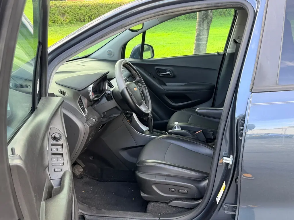 Florida Fine Cars - Used CHEVROLET TRAX 2021 MARGATE LT