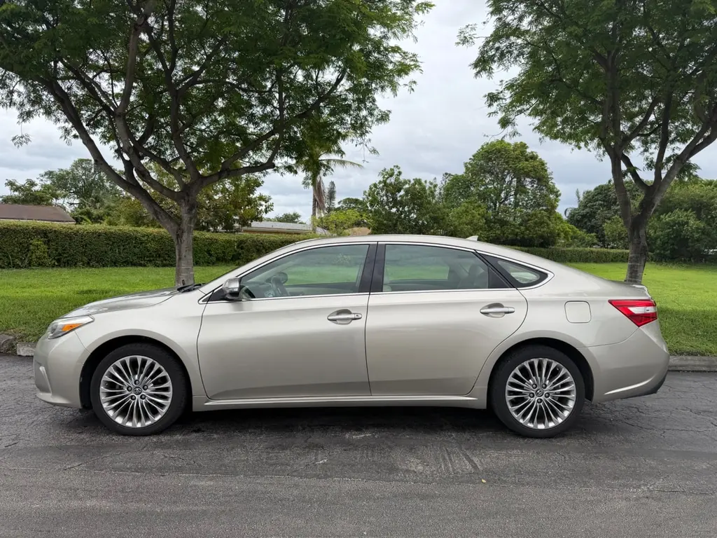 Florida Fine Cars - Used TOYOTA AVALON 2017 MIAMI XLE