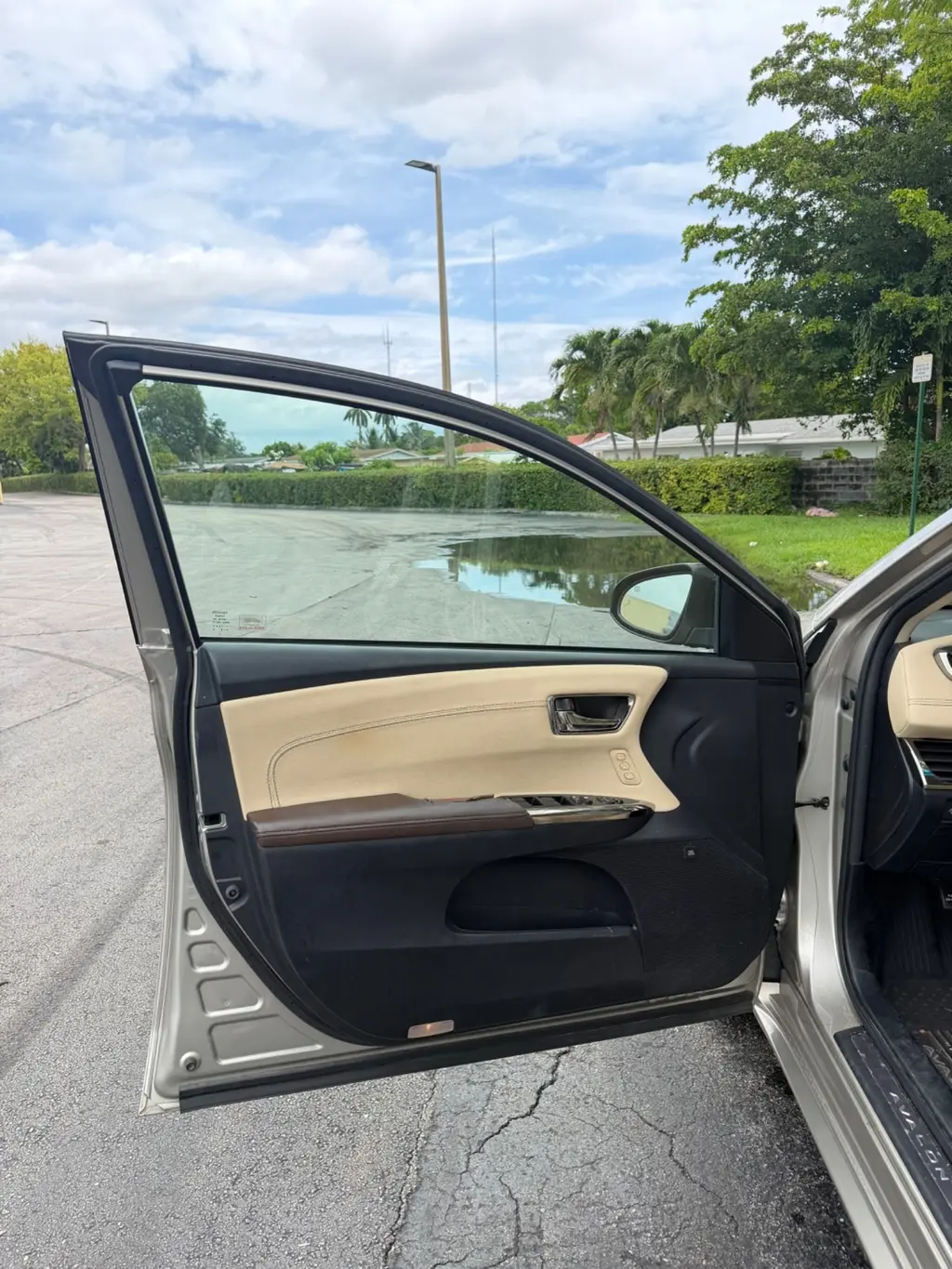 Florida Fine Cars - Used TOYOTA AVALON 2017 MIAMI XLE