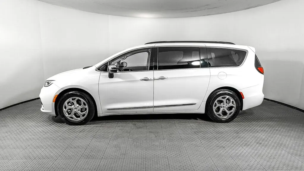 Florida Fine Cars - Used CHRYSLER PACIFICA 2023 ORLANDO LIMITED