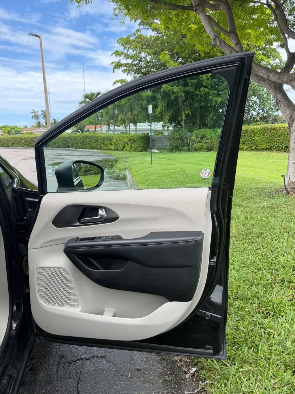 Florida Fine Cars - Used CHRYSLER PACIFICA 2023 MIAMI TOURING L