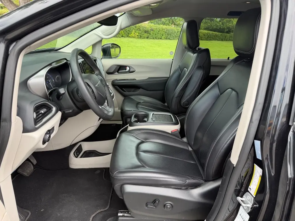 Florida Fine Cars - Used CHRYSLER PACIFICA 2023 MIAMI TOURING L