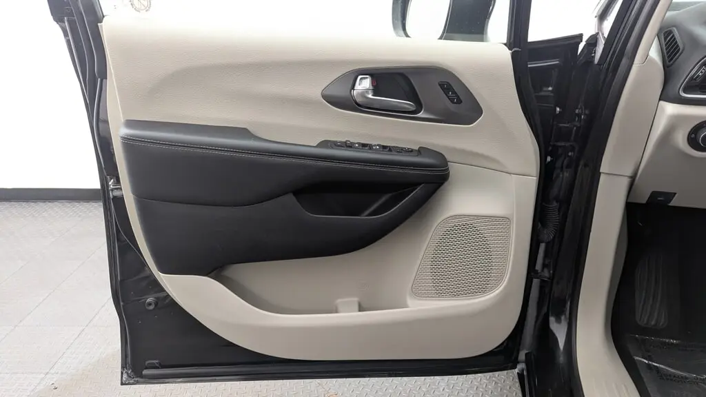 Florida Fine Cars - Used CHRYSLER PACIFICA 2023 MIAMI TOURING L