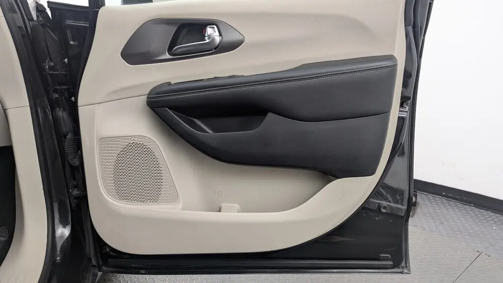 Florida Fine Cars - Used CHRYSLER PACIFICA 2023 MIAMI TOURING L
