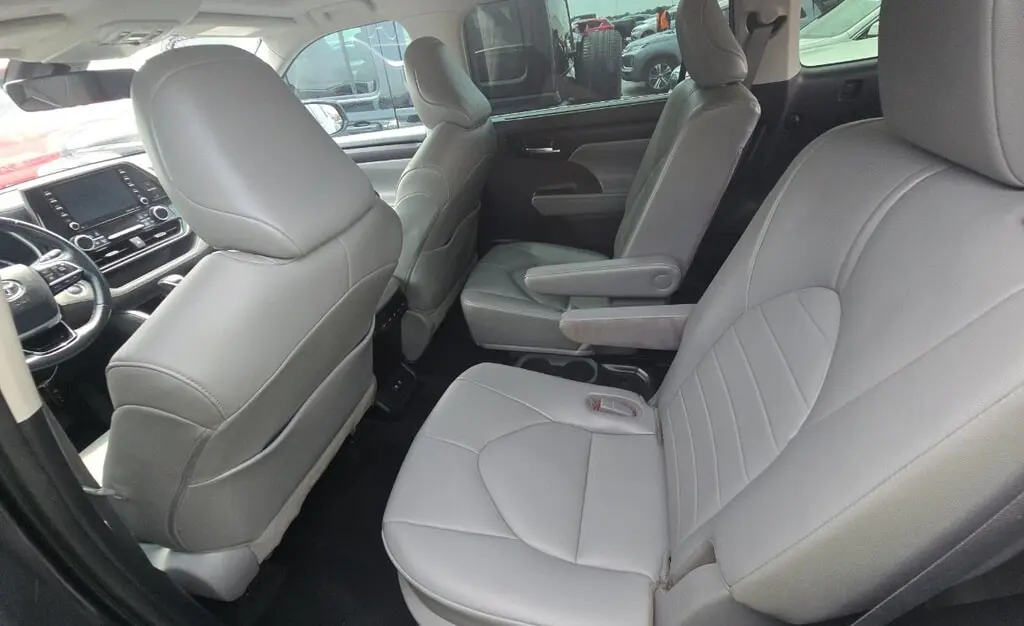 Florida Fine Cars - Used TOYOTA HIGHLANDER 2021 WEST PALM XLE