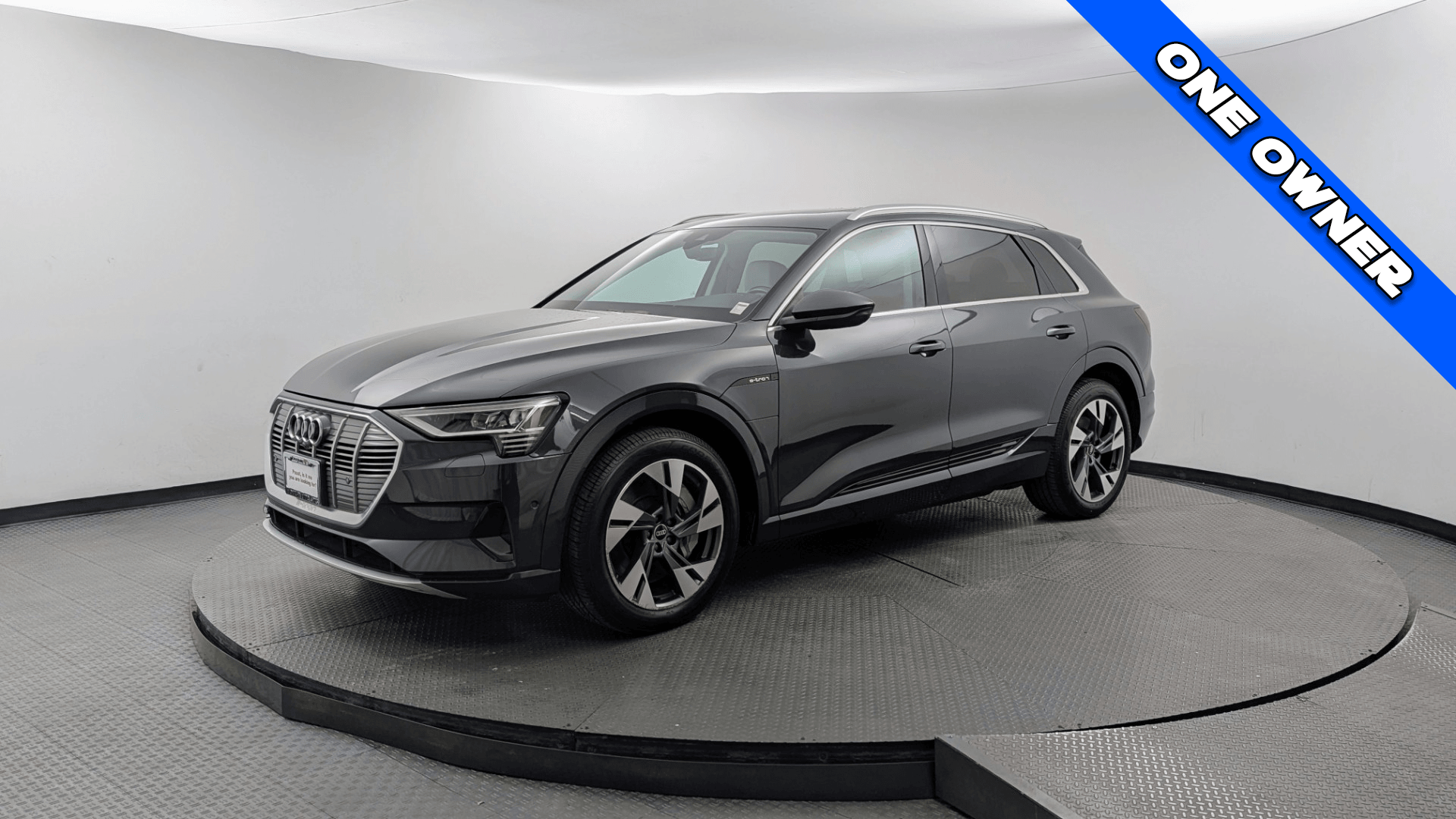 2022 Audi e-tron 95 kWh Premium Plus quattro's photo