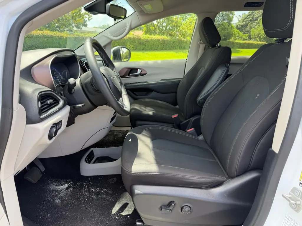 Florida Fine Cars - Used CHRYSLER VOYAGER 2023 MARGATE LX