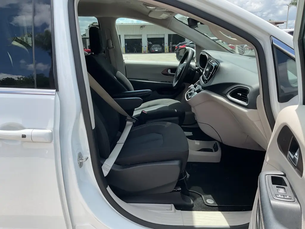Florida Fine Cars - Used CHRYSLER VOYAGER 2023 ORLANDO LX