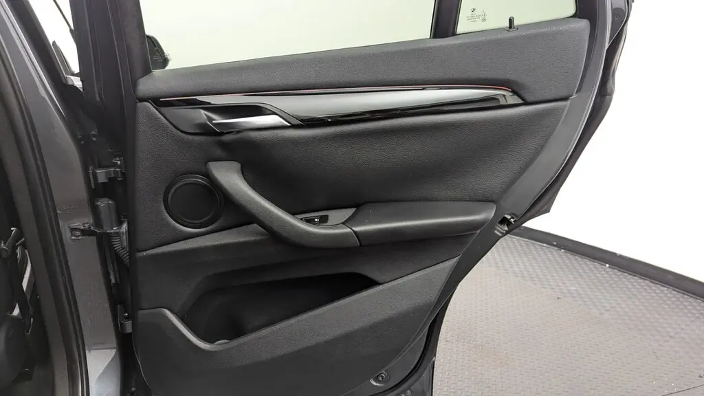 2016 BMW X1 XDRIVE28I photo 18