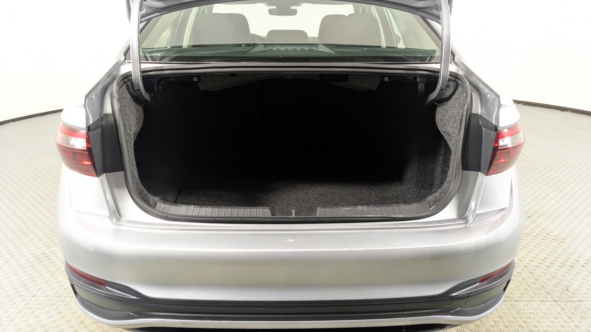 Florida Fine Cars - Used vehicle - SEDAN VOLKSWAGEN JETTA 2024
