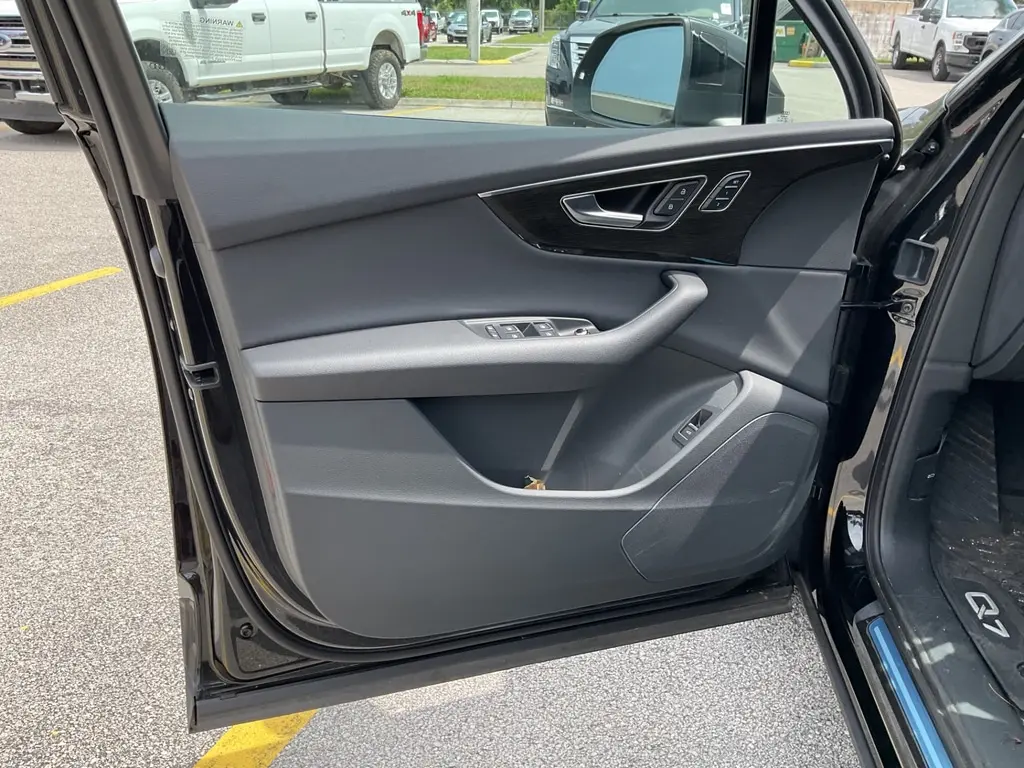 Florida Fine Cars - Used AUDI Q7 2023 ORLANDO PREMIUM
