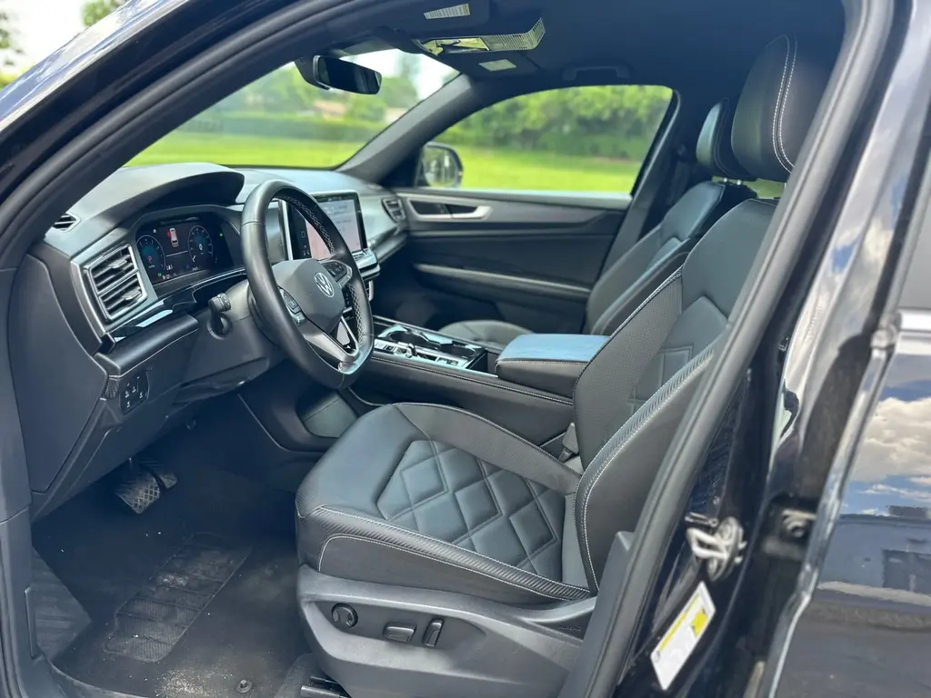 Florida Fine Cars - Used VOLKSWAGEN ATLAS CROSS SPORT 2025 MIAMI 2.0T SE W/TECHNOLOGY