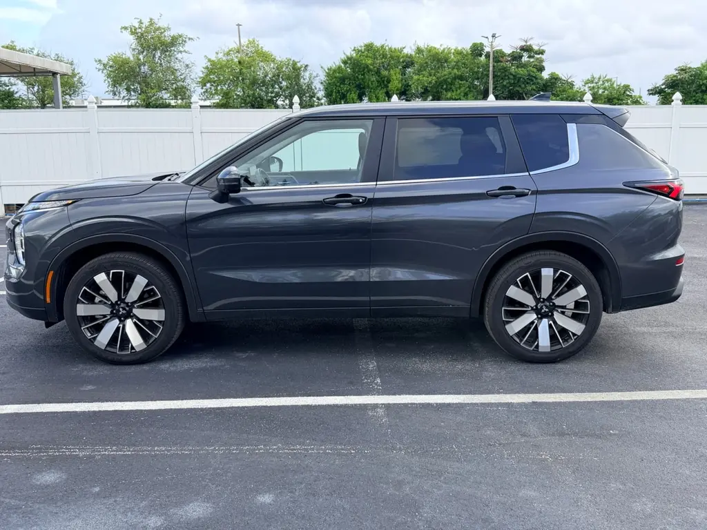 Florida Fine Cars - Used MITSUBISHI OUTLANDER 2025 MIAMI SE