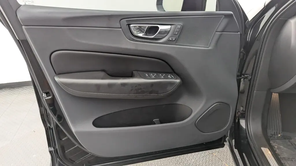 Florida Fine Cars - Used VOLVO XC60 2019 MIAMI MOMENTUM
