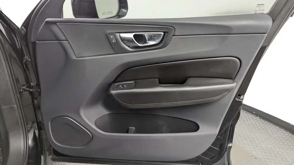 Florida Fine Cars - Used VOLVO XC60 2019 MIAMI MOMENTUM