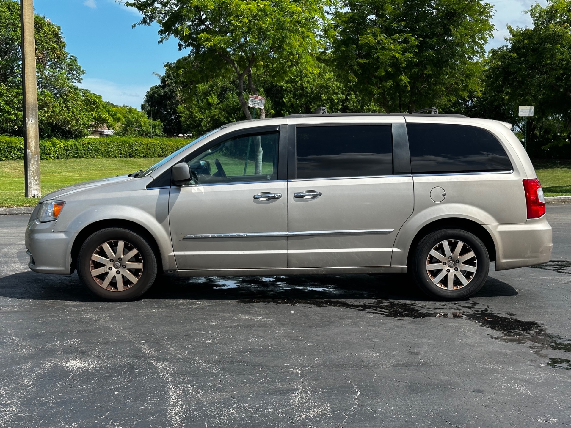 Florida Fine Cars - Used vehicle - MINIVAN CHRYSLER TOWN AND COUNTRY 2016