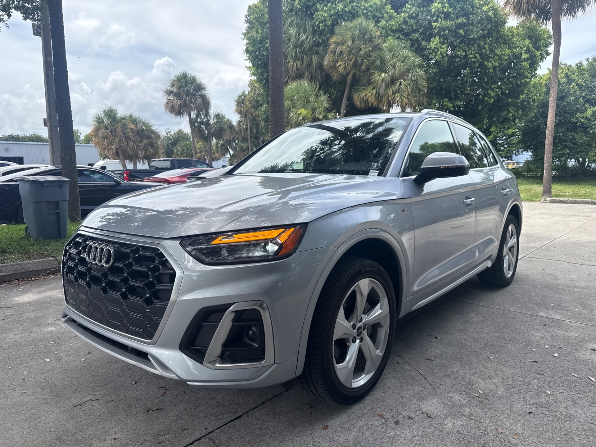 2023 Audi Q5 45 Premium Plus's photo