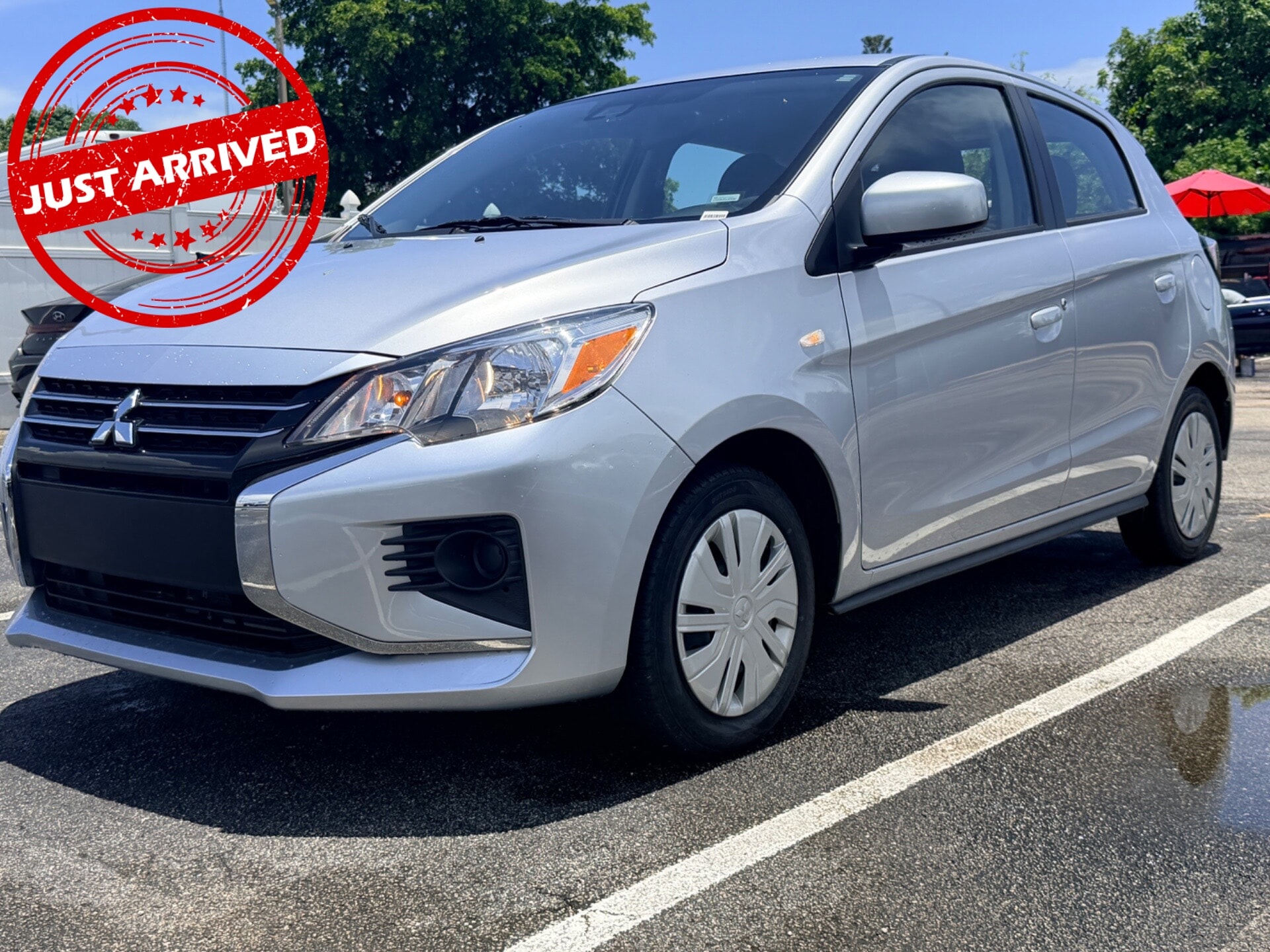 2024 Mitsubishi Mirage ES CVT's photo