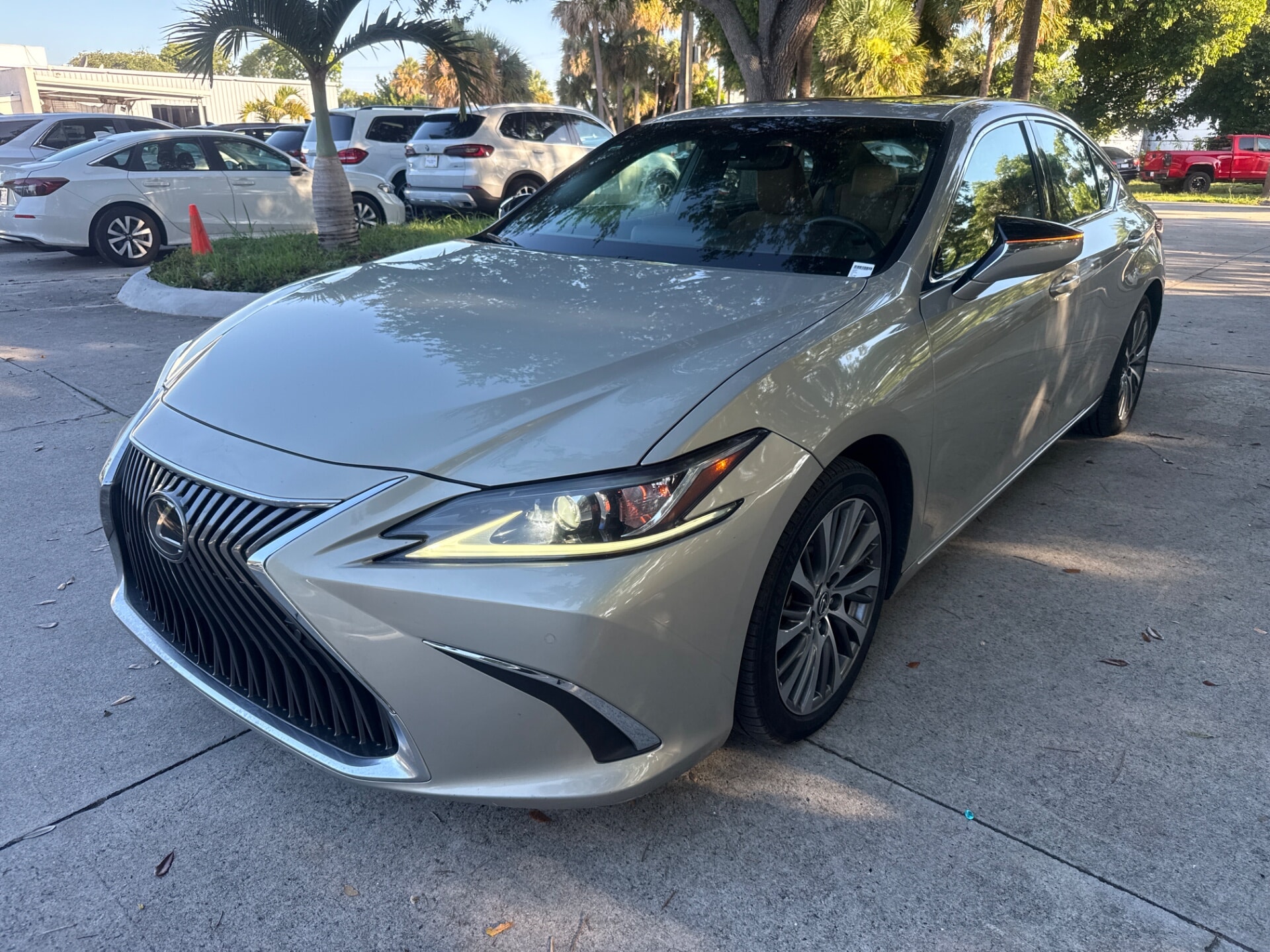 2019 Lexus ES 350 350's photo