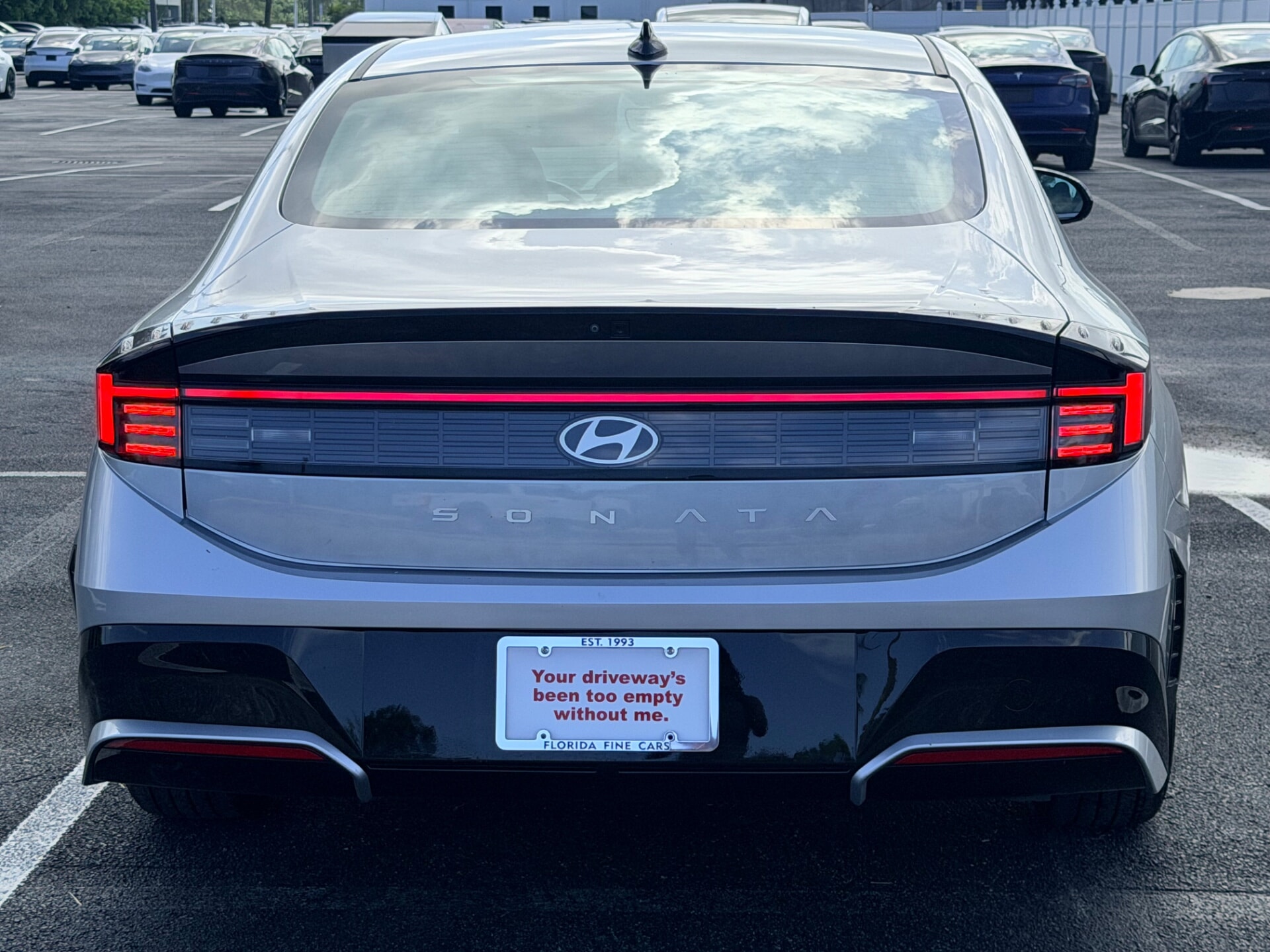 used vehicle - SEDAN HYUNDAI SONATA 2025
