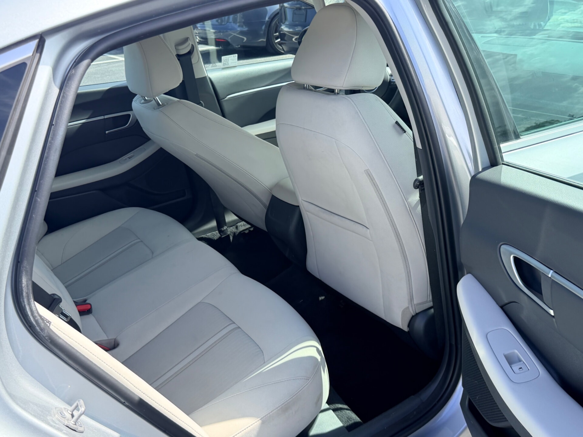 used vehicle - SEDAN HYUNDAI SONATA 2025