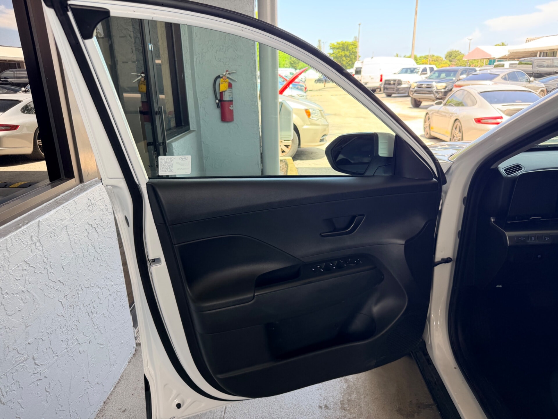 used vehicle - SUV HYUNDAI KONA 2025