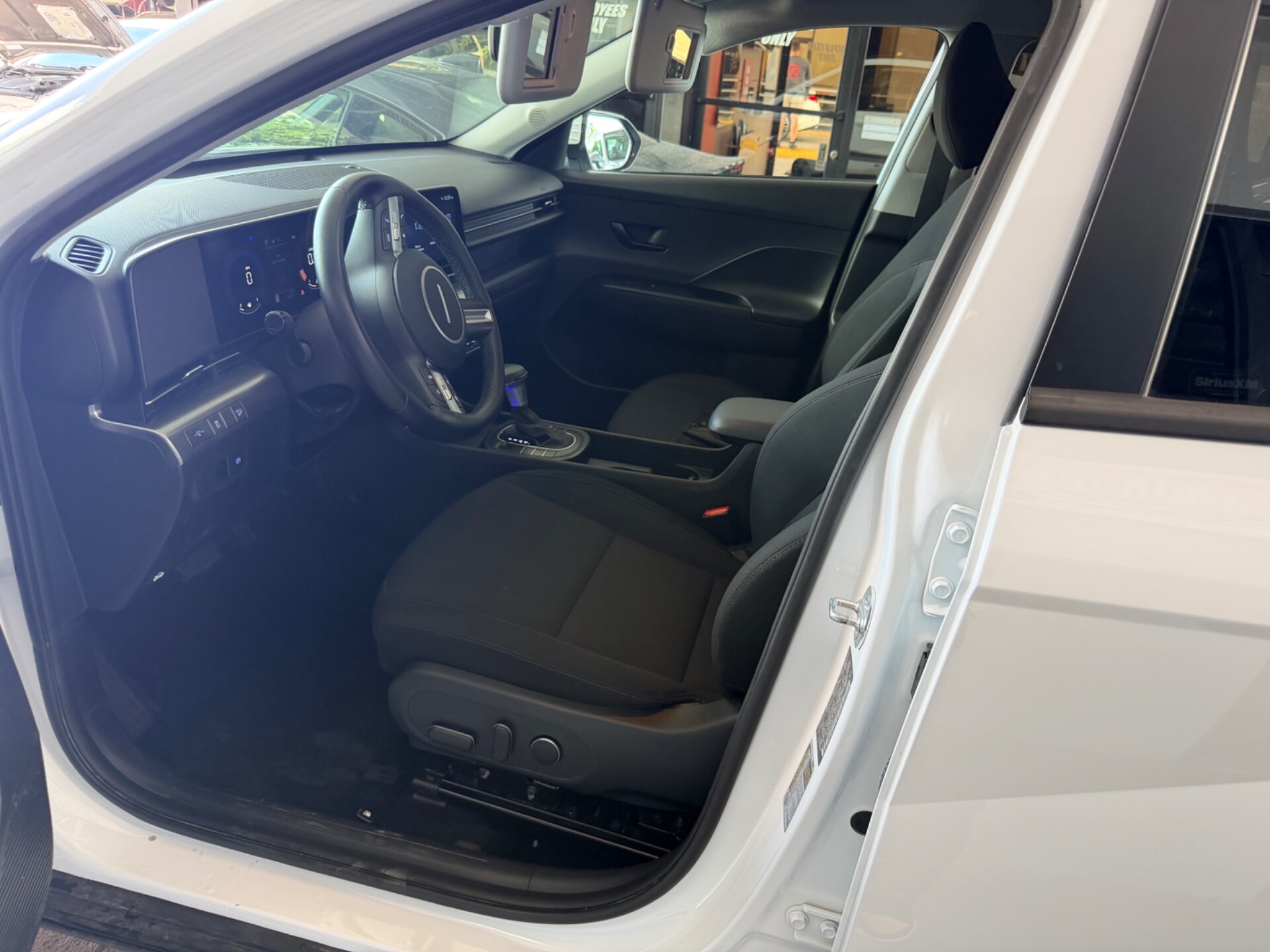 used vehicle - SUV HYUNDAI KONA 2025
