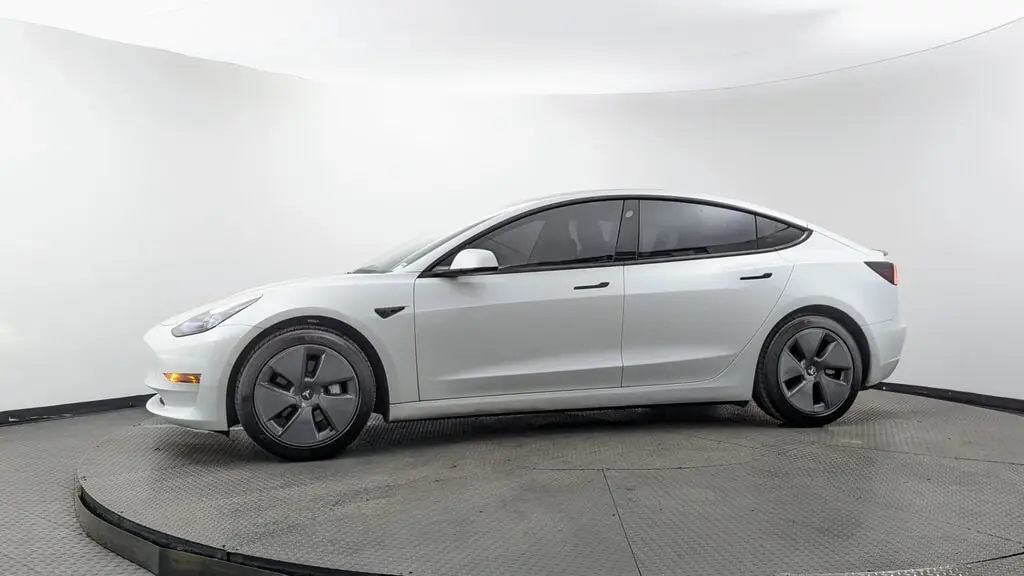 2021 TESLA MODEL 3 STANDARD RANGE PLUS photo 2