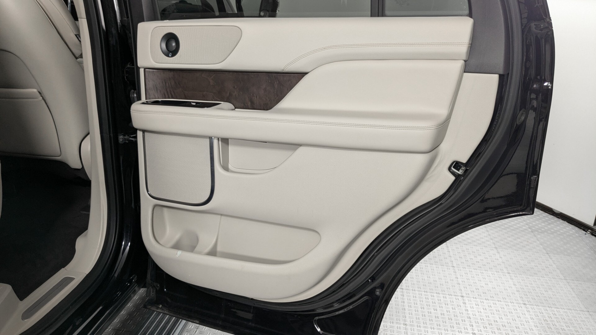 Florida Fine Cars - Used vehicle - SUV LINCOLN NAVIGATOR 2018