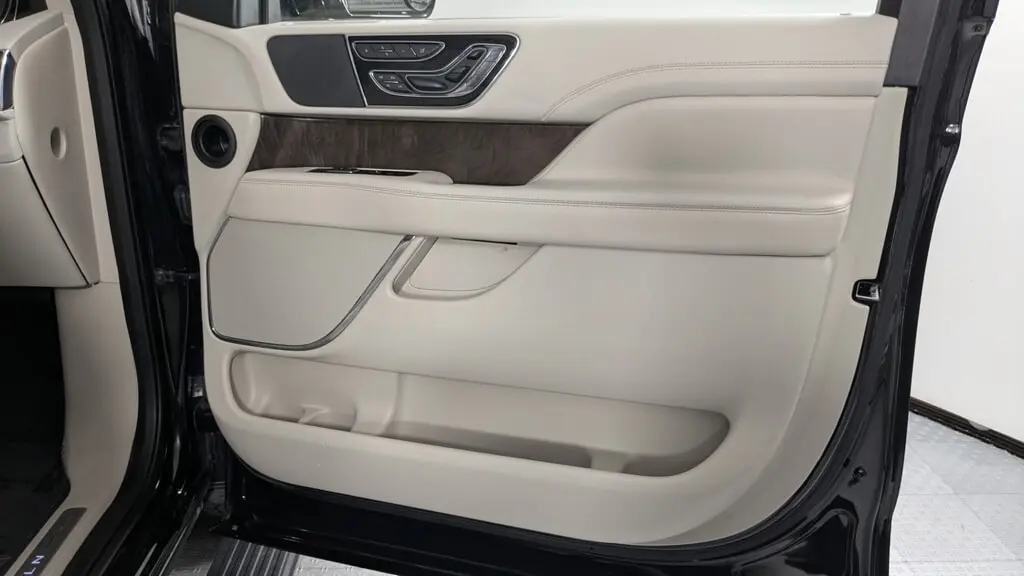 Florida Fine Cars - Used LINCOLN NAVIGATOR 2018 ORLANDO RESERVE
