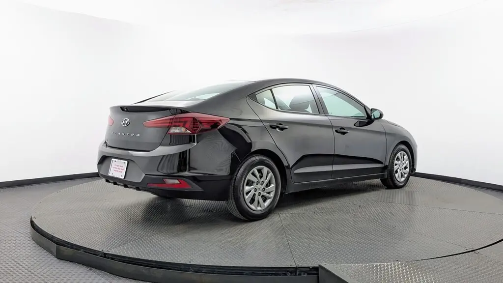 2019 HYUNDAI ELANTRA SE photo 7